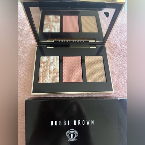 Bobbi Brown Limited Edition Sculpt and Glow Palette Light RARE! - Picture 1 of 3